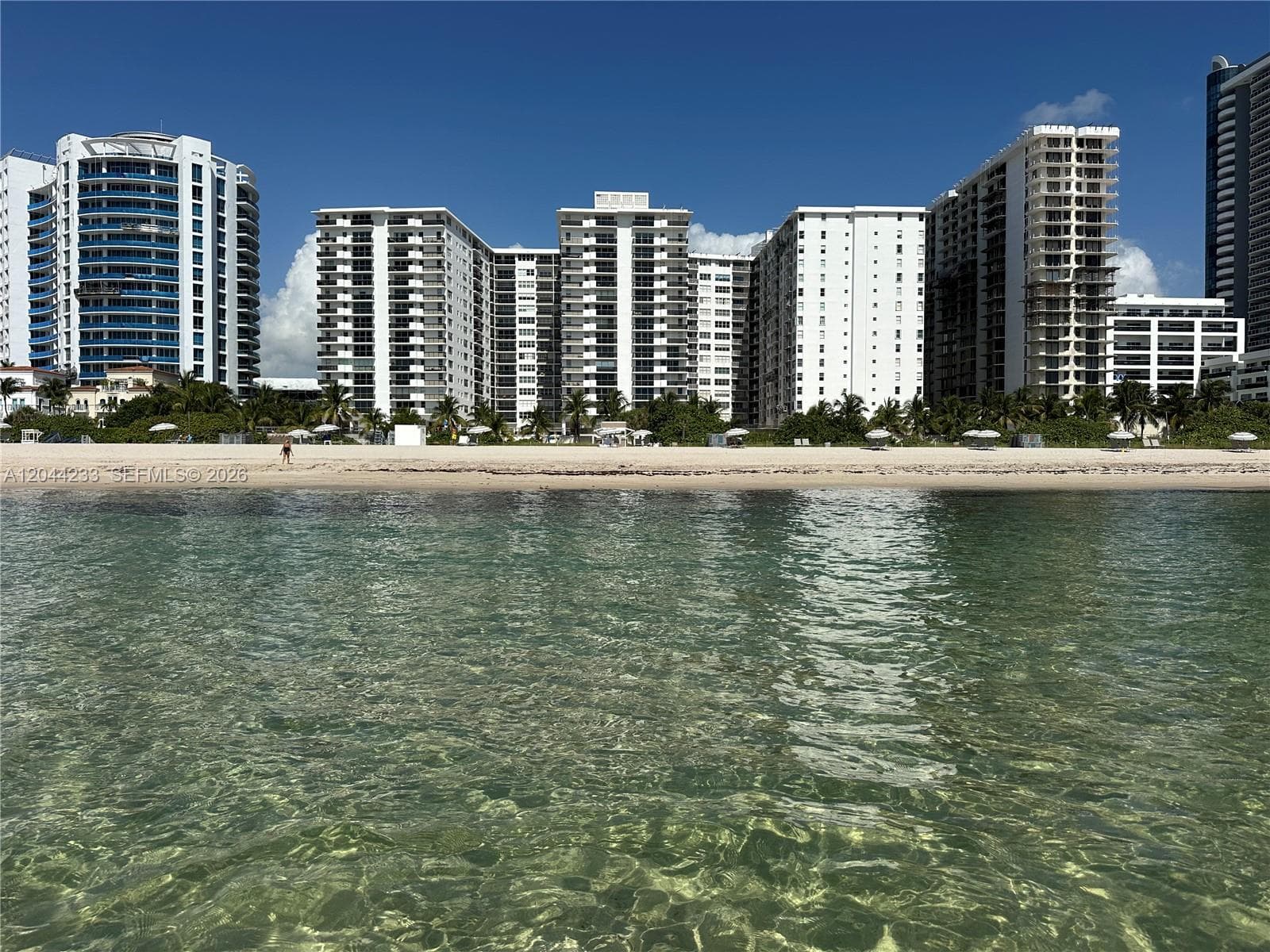 A12044233 — Miami Beach — 49