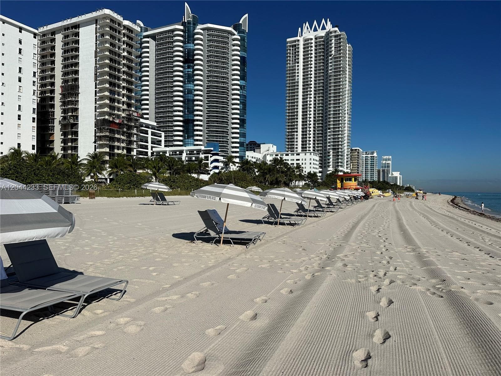 A12044233 — Miami Beach — 31
