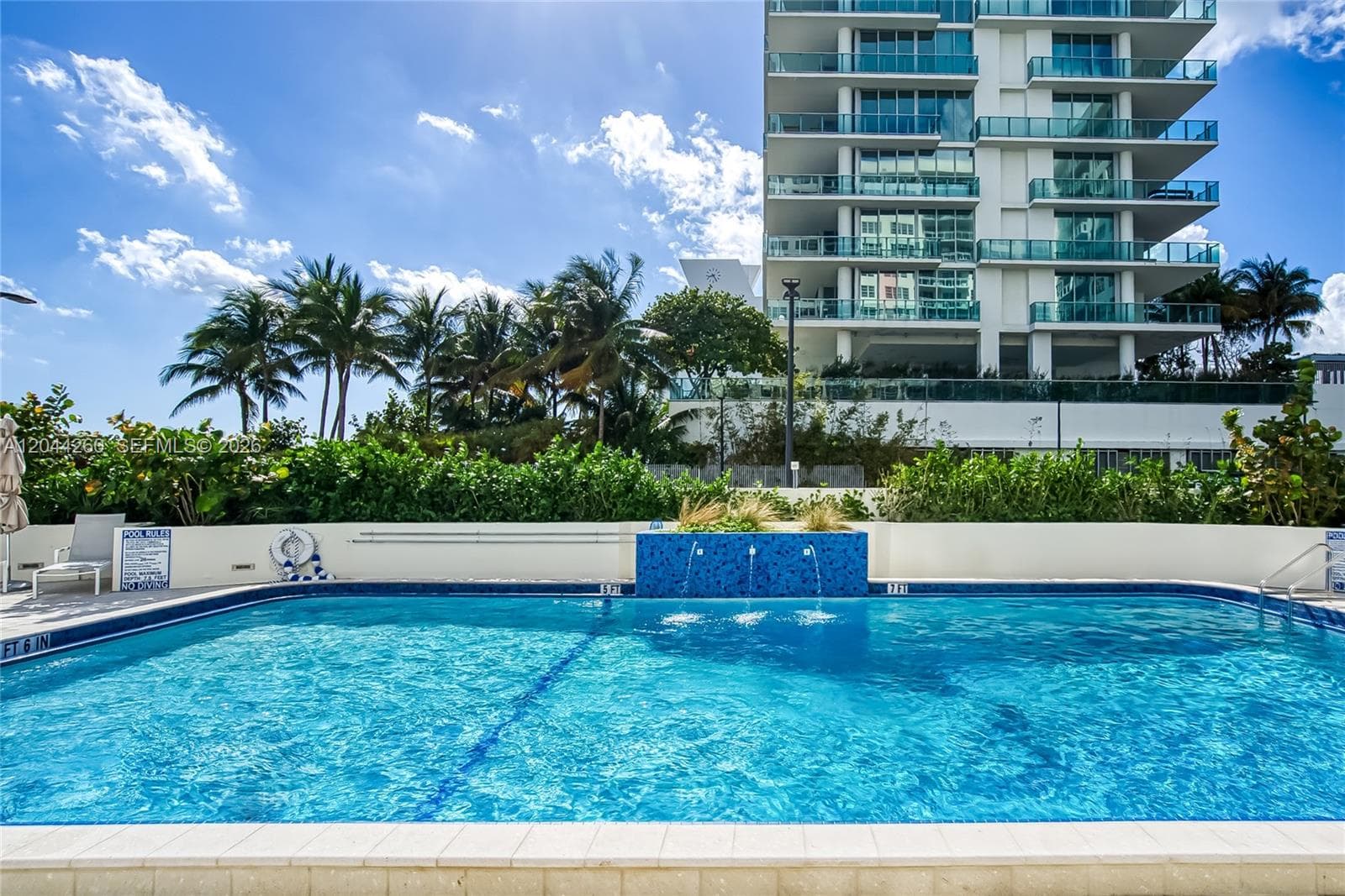 A12044260 — Miami Beach — 33