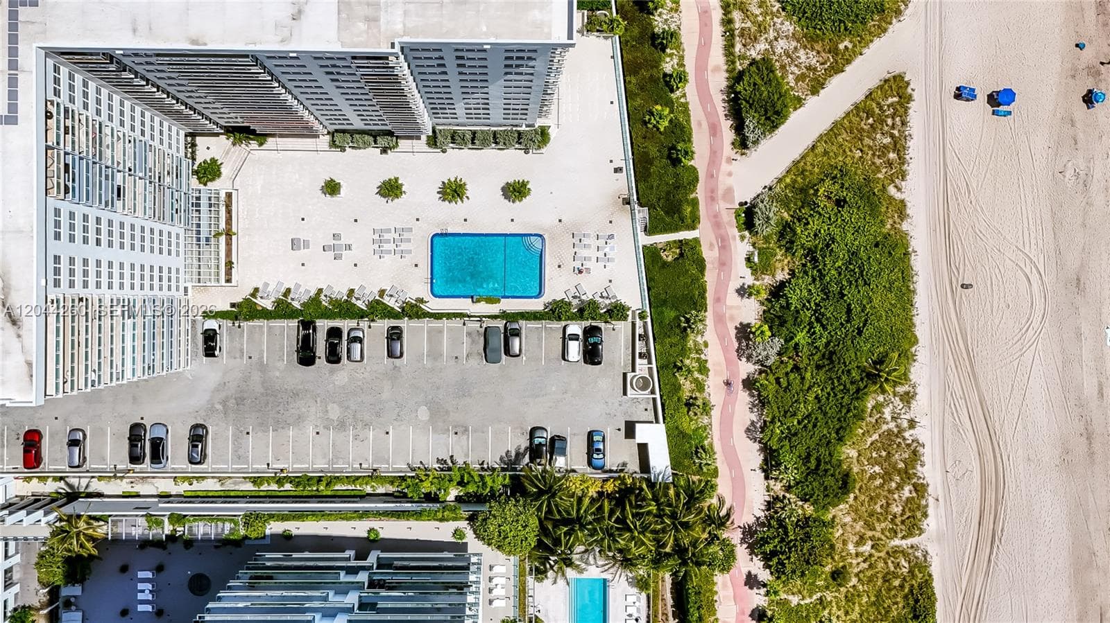 A12044260 — Miami Beach — 37