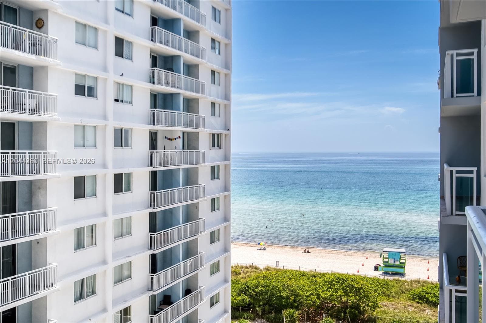 A12044260 — Miami Beach — 19