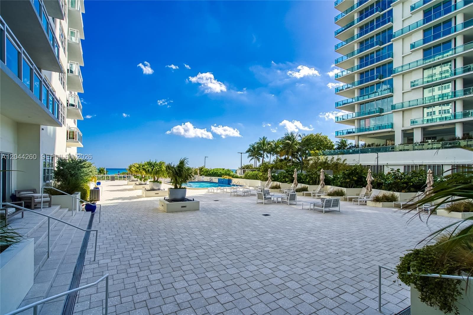 A12044260 — Miami Beach — 35