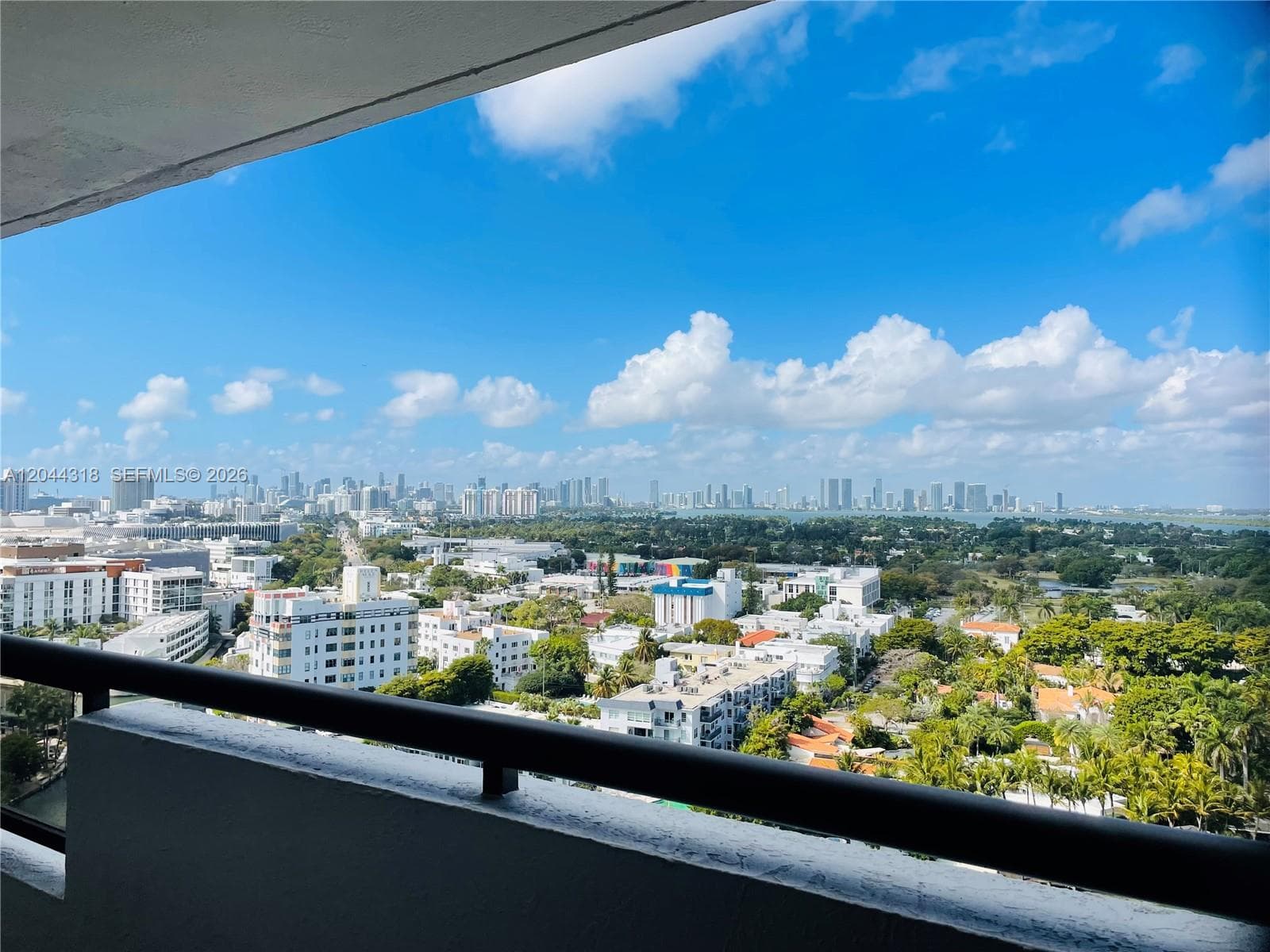 A12044318 — Miami Beach — 26