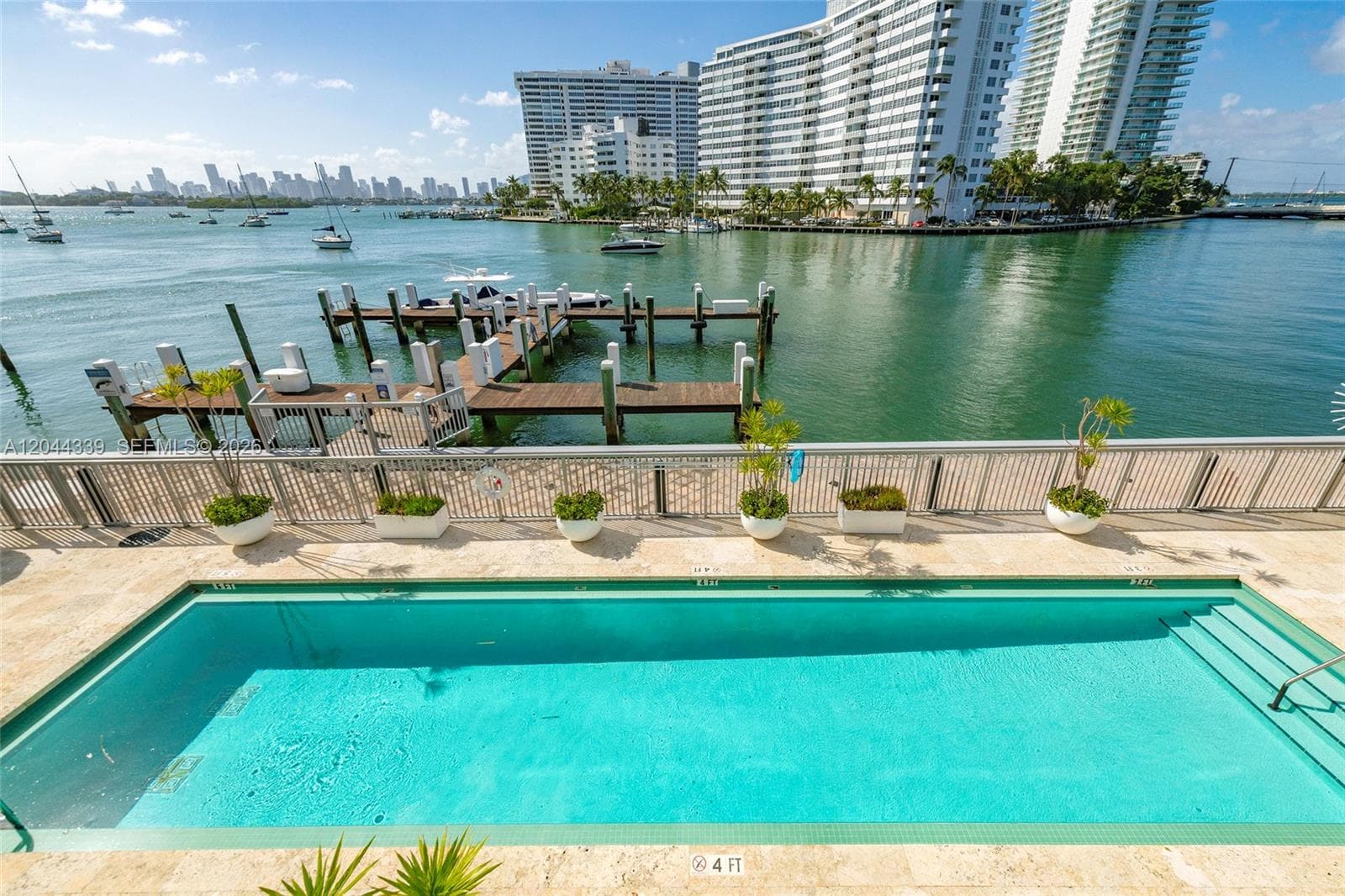 A12044339 — Miami Beach — 14