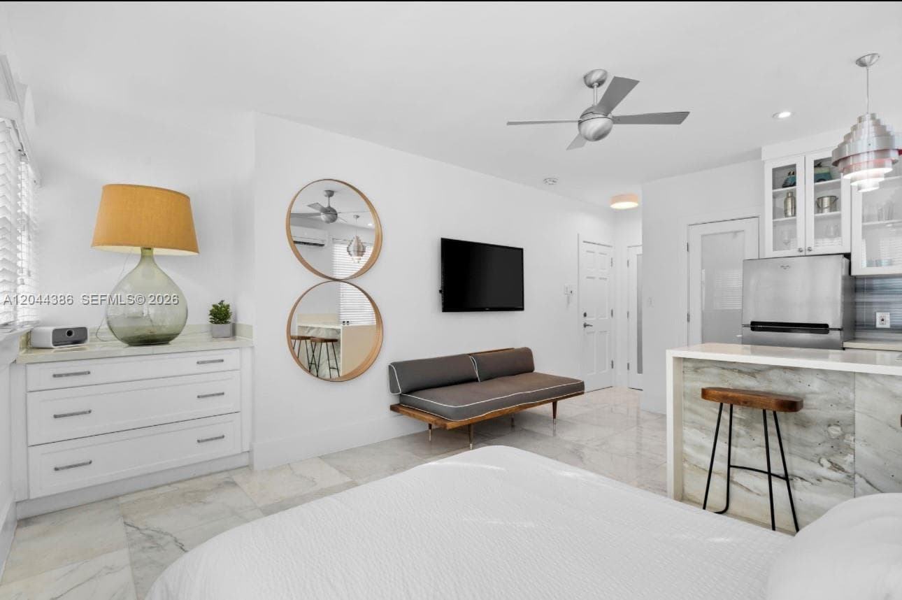 A12044386 — Miami Beach — 5