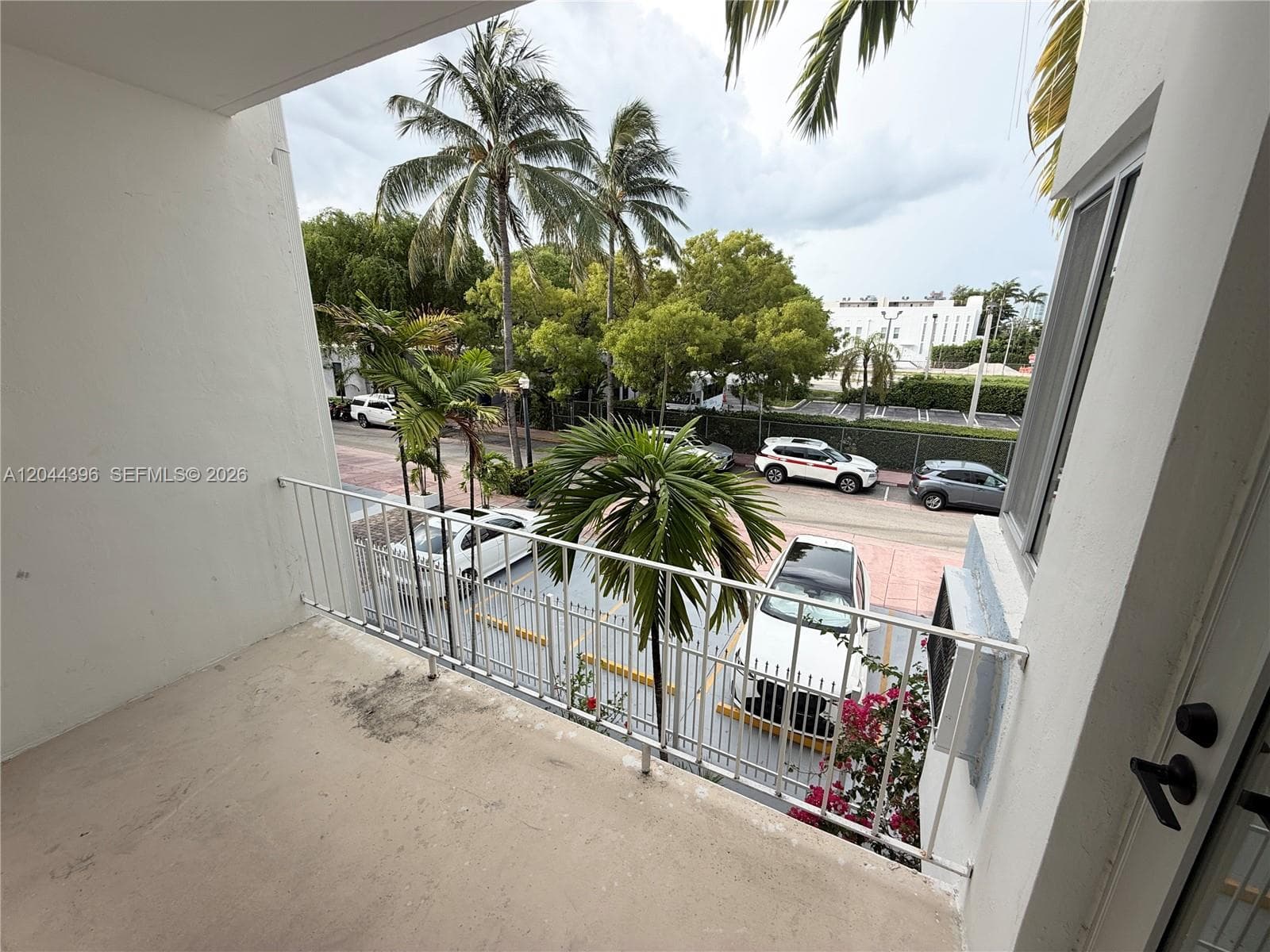 A12044396 — Miami Beach — 3