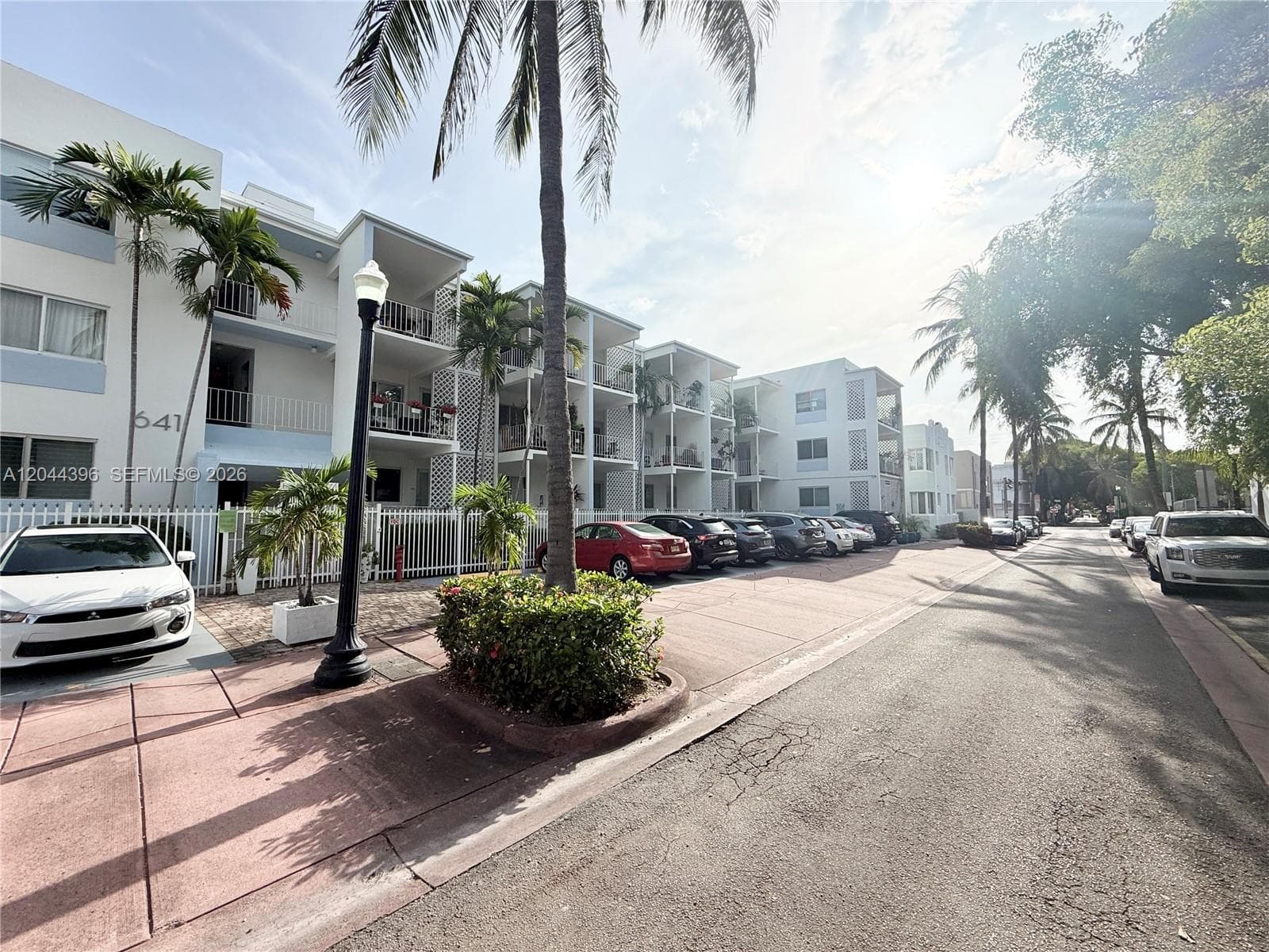 A12044396 — Miami Beach — 21