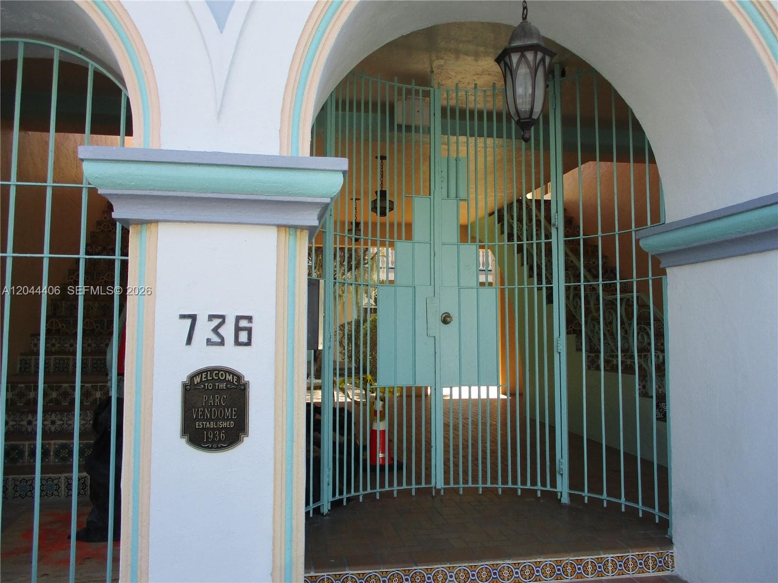 A12044406 — Miami Beach — 3
