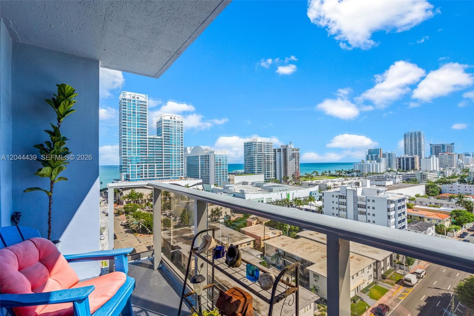 A12044439 — Miami Beach — 27