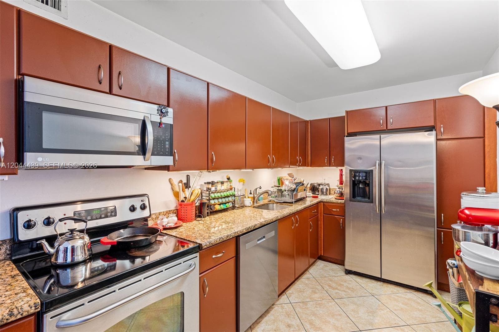 A12044439 — Miami Beach — 26