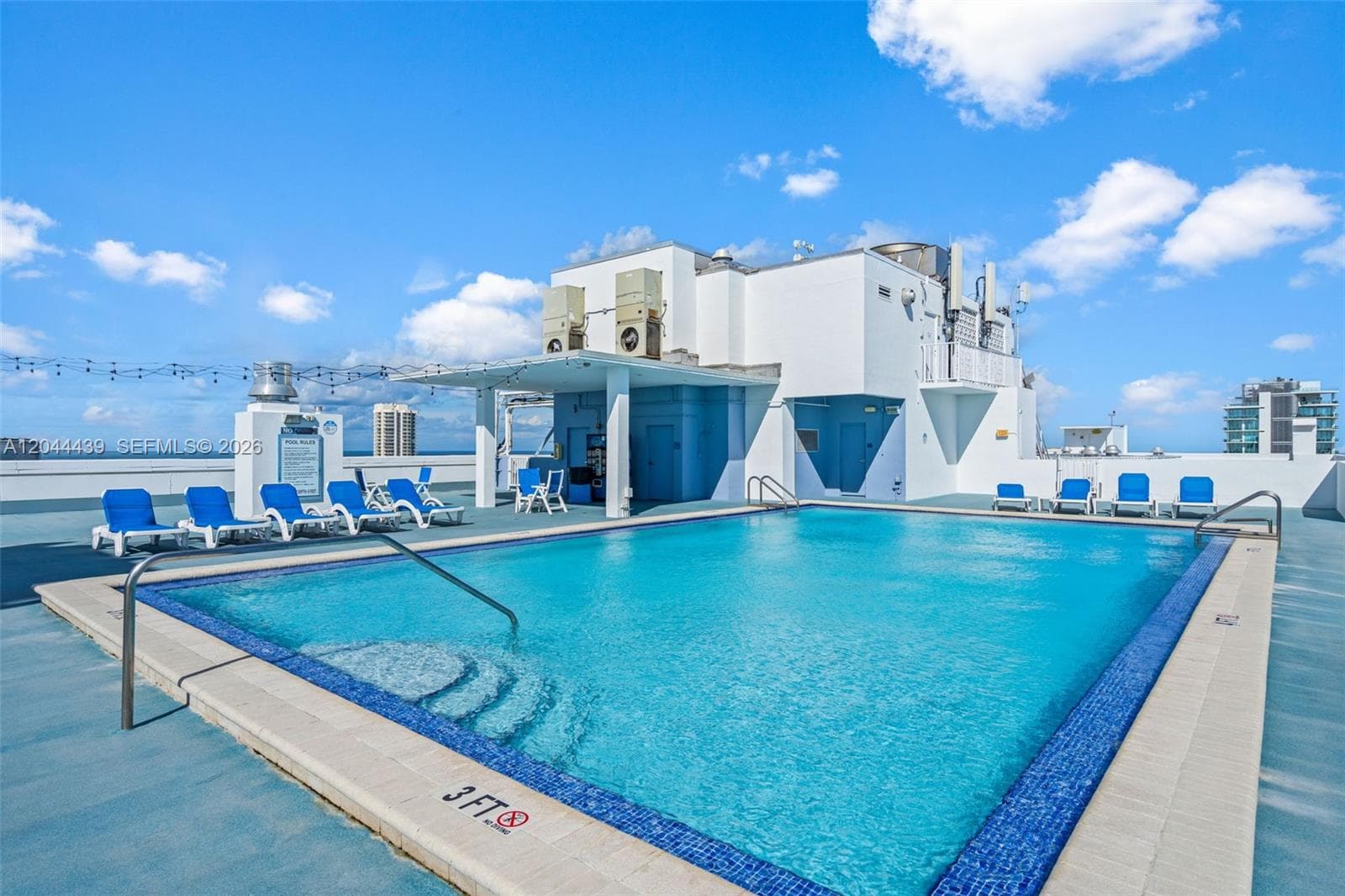 A12044439 — Miami Beach — 3