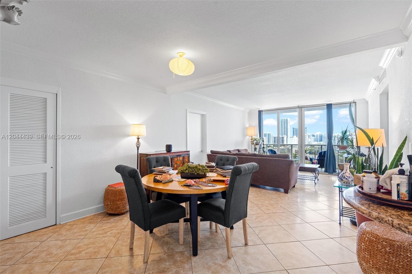 A12044439 — Miami Beach — 20