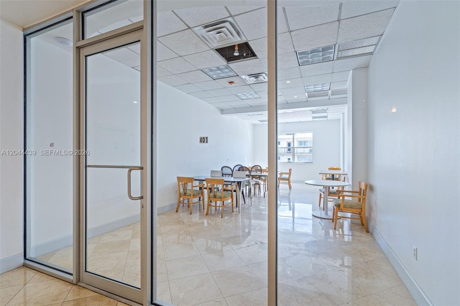 A12044439 — Miami Beach — 9