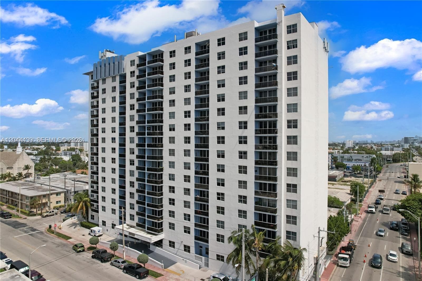 A12044439 — Miami Beach — 33