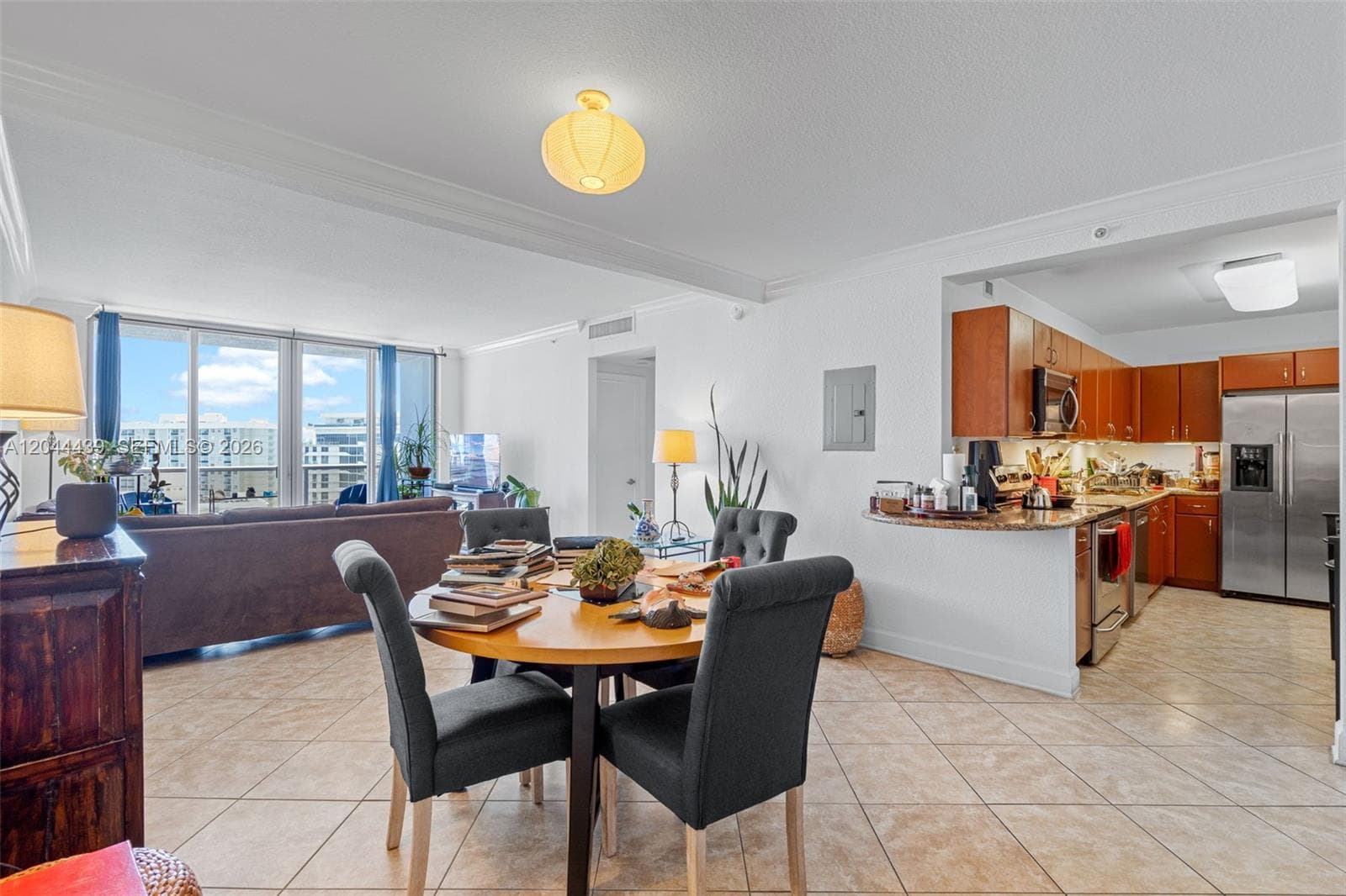 A12044439 — Miami Beach — 19