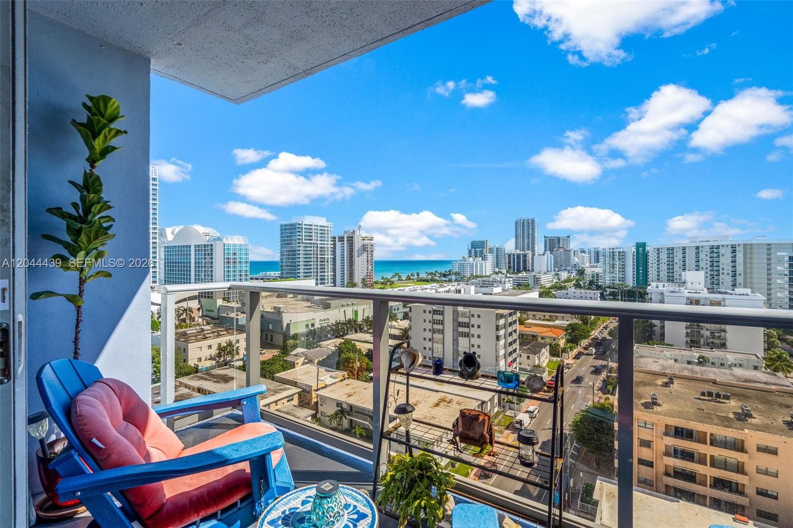 A12044439 — Miami Beach — 29