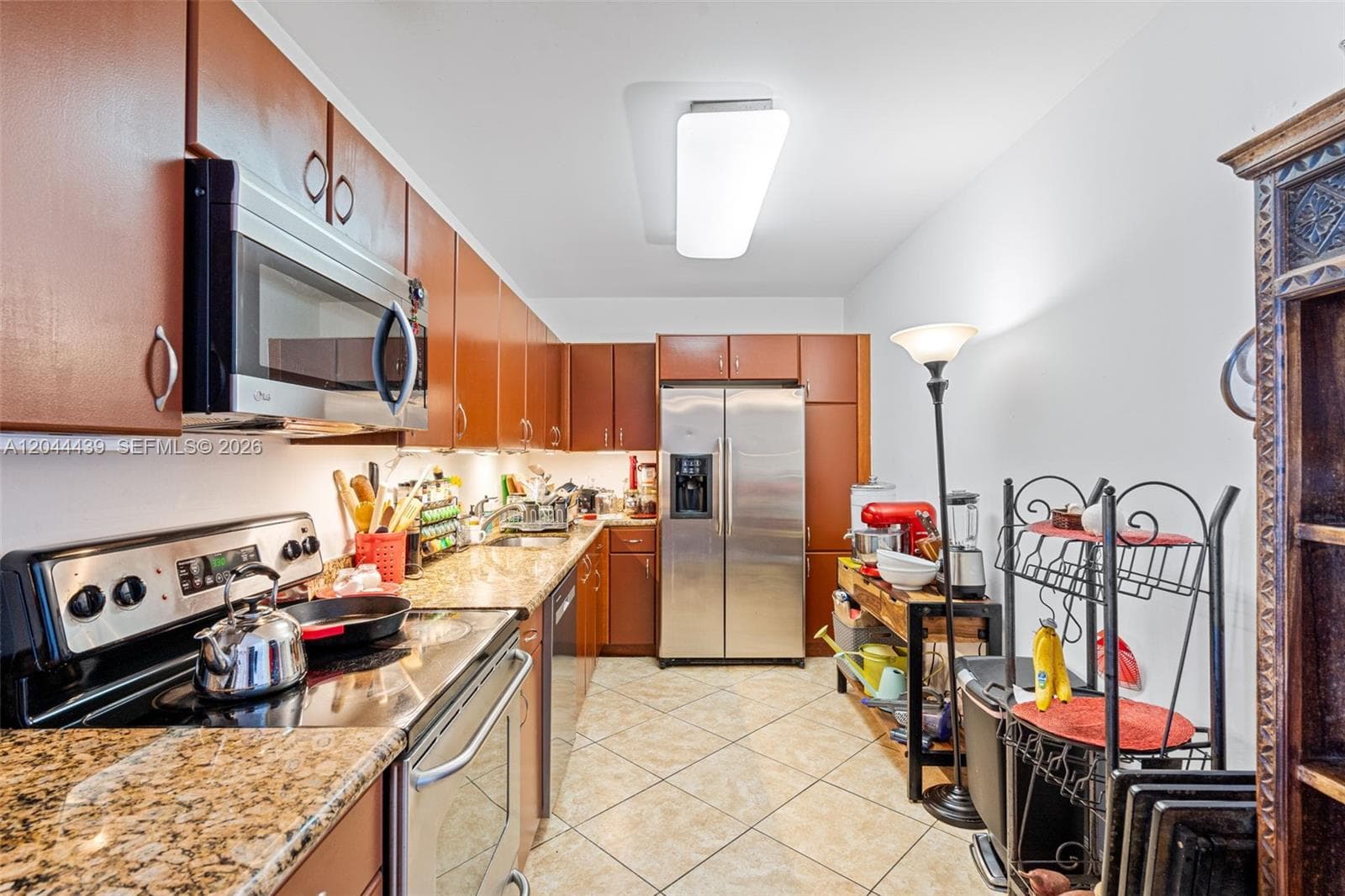 A12044439 — Miami Beach — 25