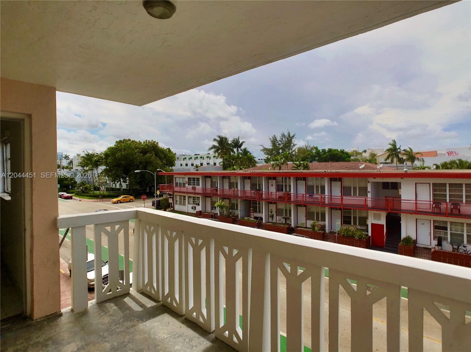 A12044451 — Miami Beach — 13