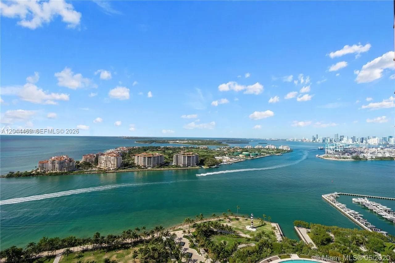 A12044469 — Miami Beach — 2