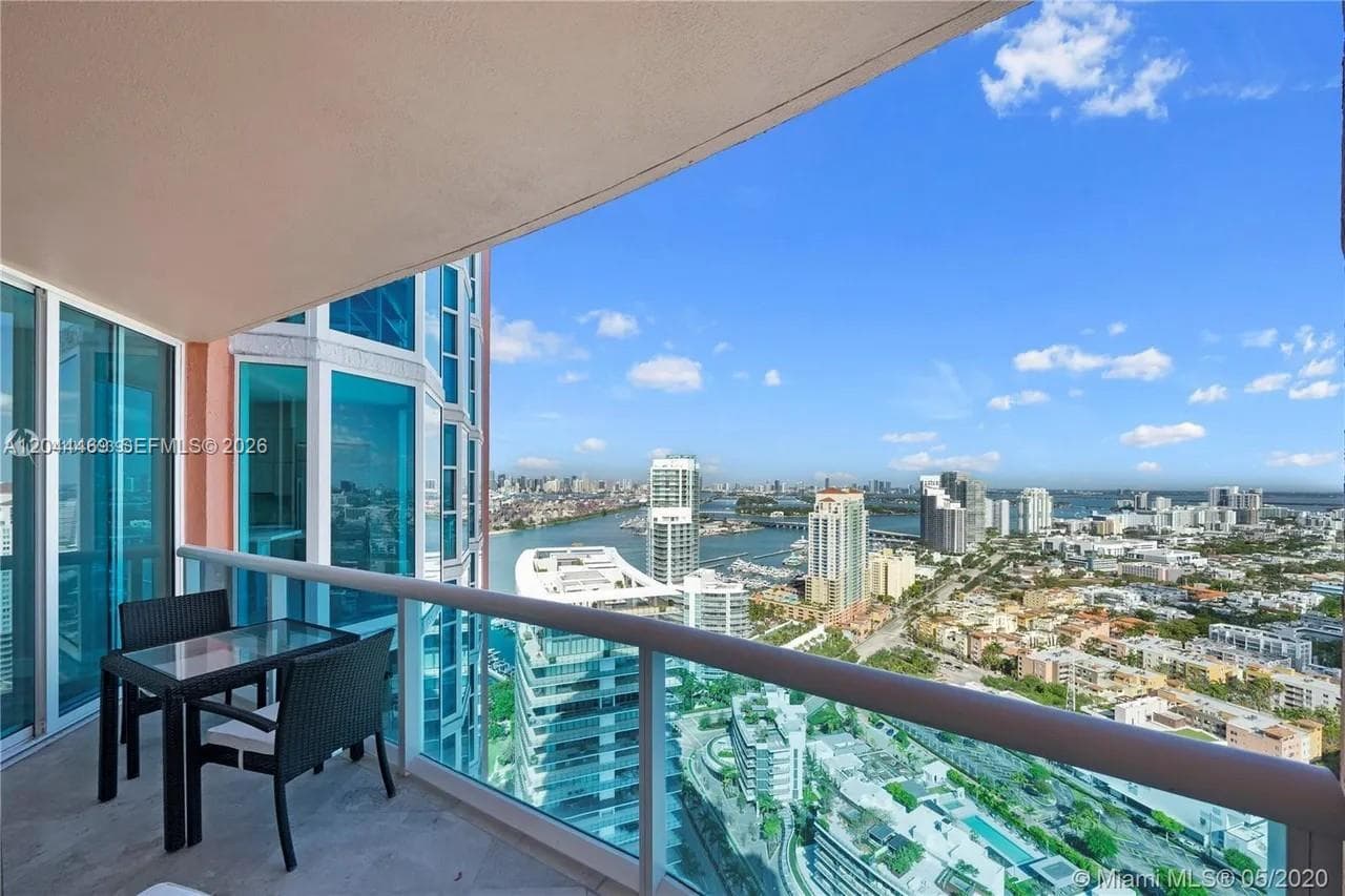 A12044469 — Miami Beach — 13