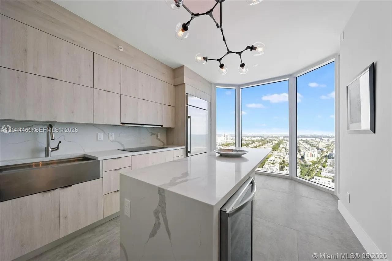 A12044469 — Miami Beach — 3