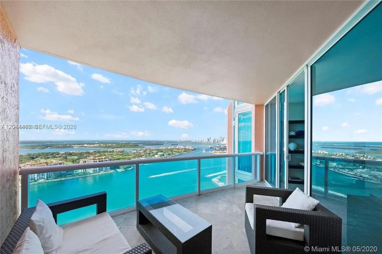 A12044469 — Miami Beach — 9