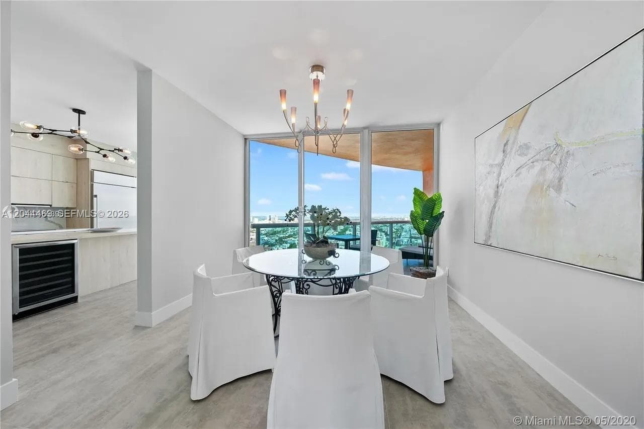 A12044469 — Miami Beach — 10