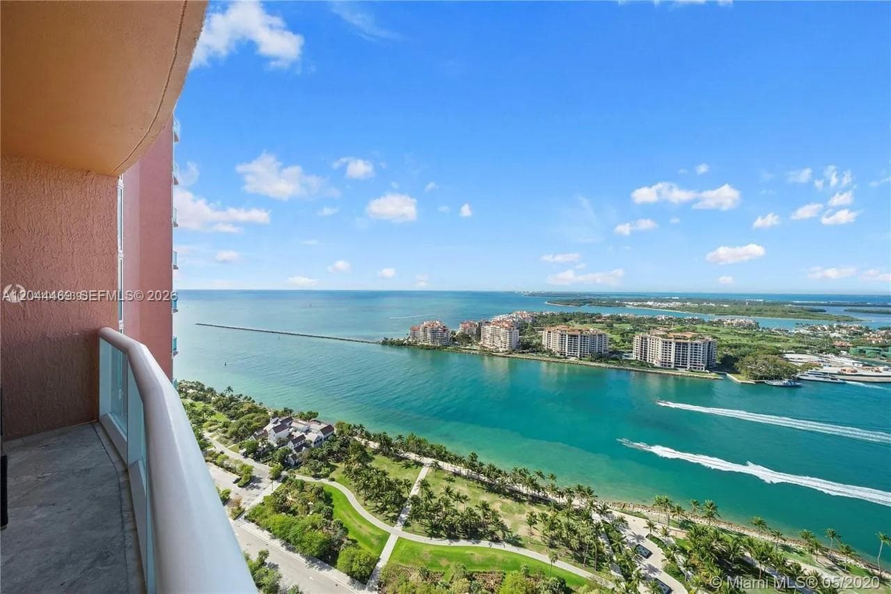 A12044469 — Miami Beach — 4