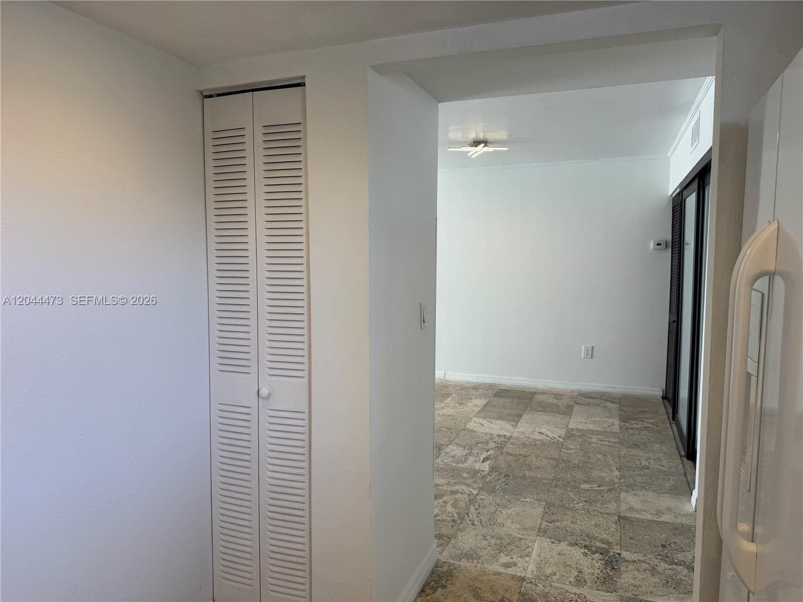 A12044473 — Miami Beach — 36