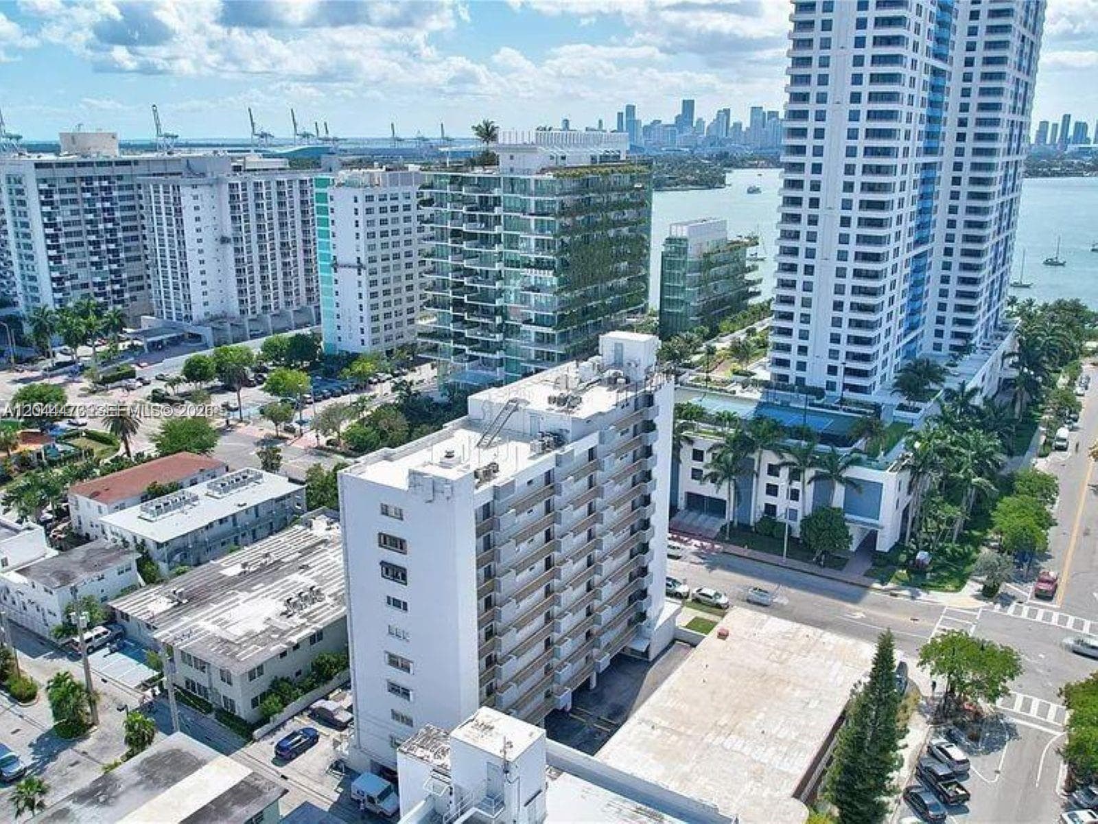 A12044473 — Miami Beach — 38