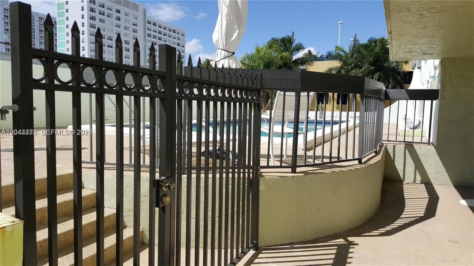 A12044473 — Miami Beach — 15