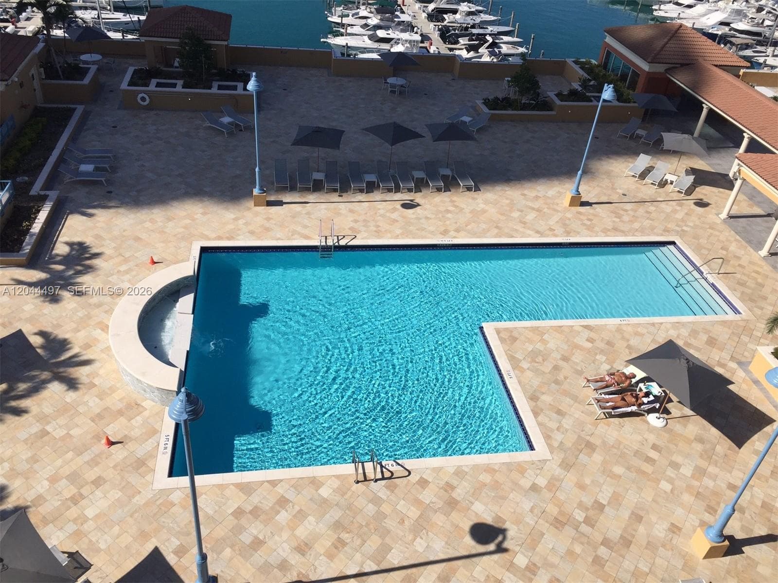 A12044497 — Miami Beach — 14