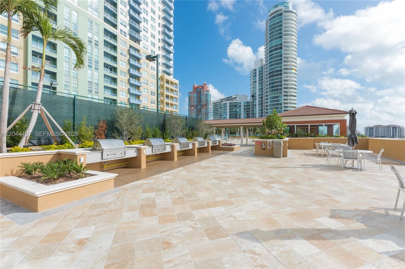 A12044497 — Miami Beach — 18