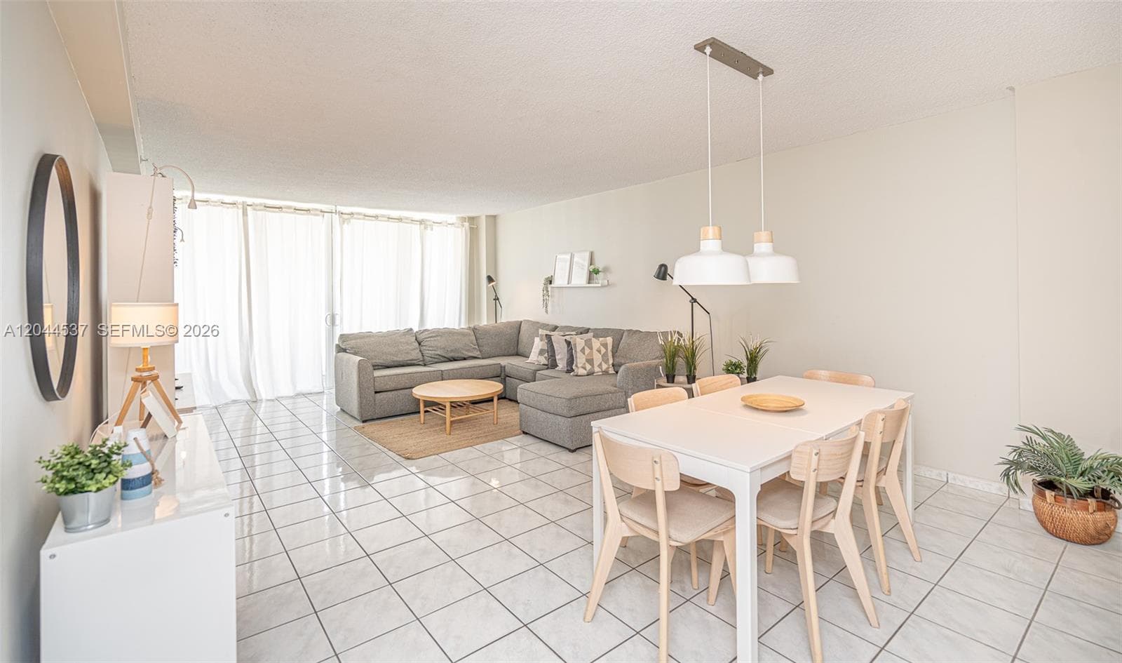 A12044537 — Miami Beach — 3