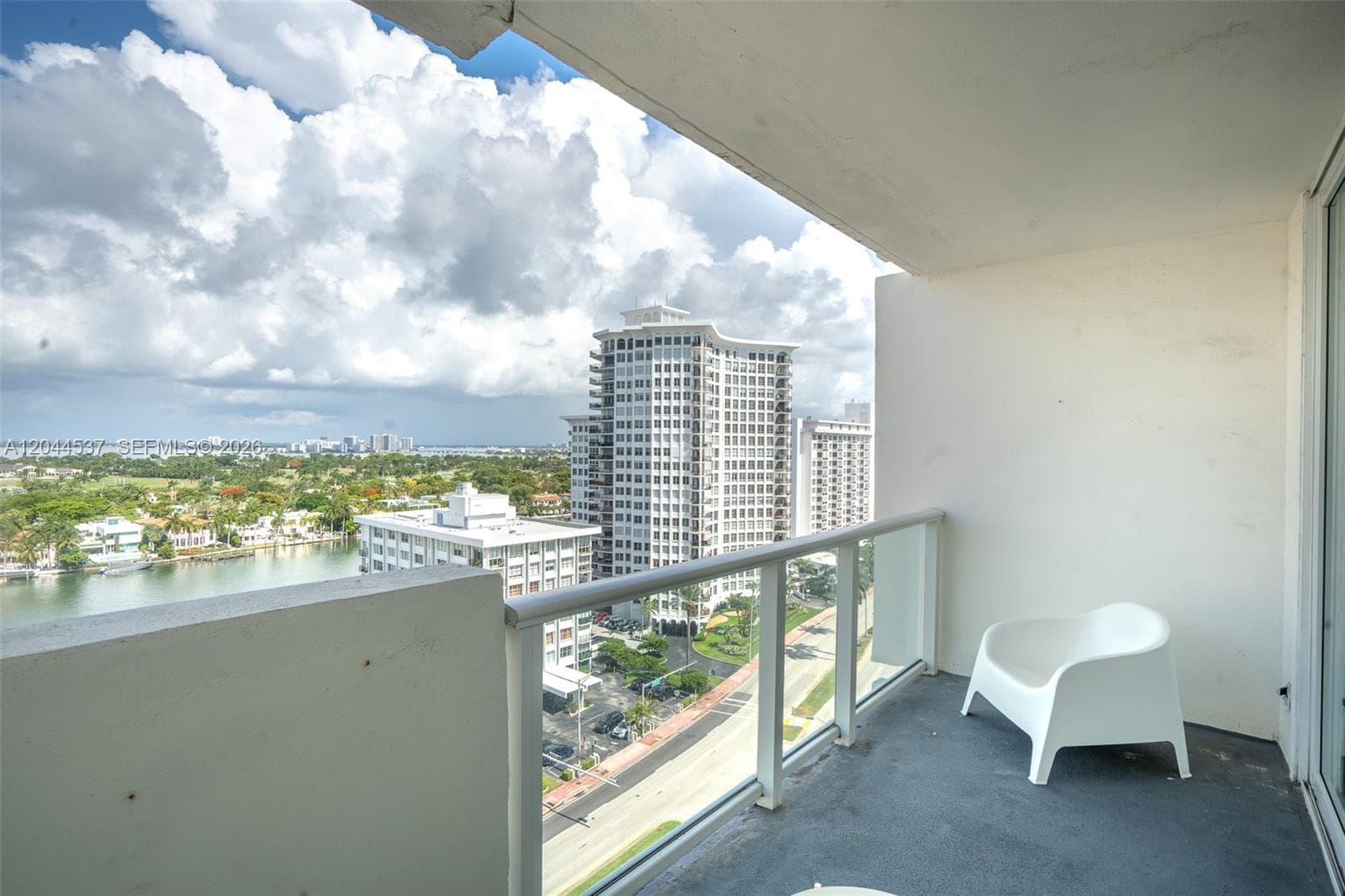 A12044537 — Miami Beach — 9