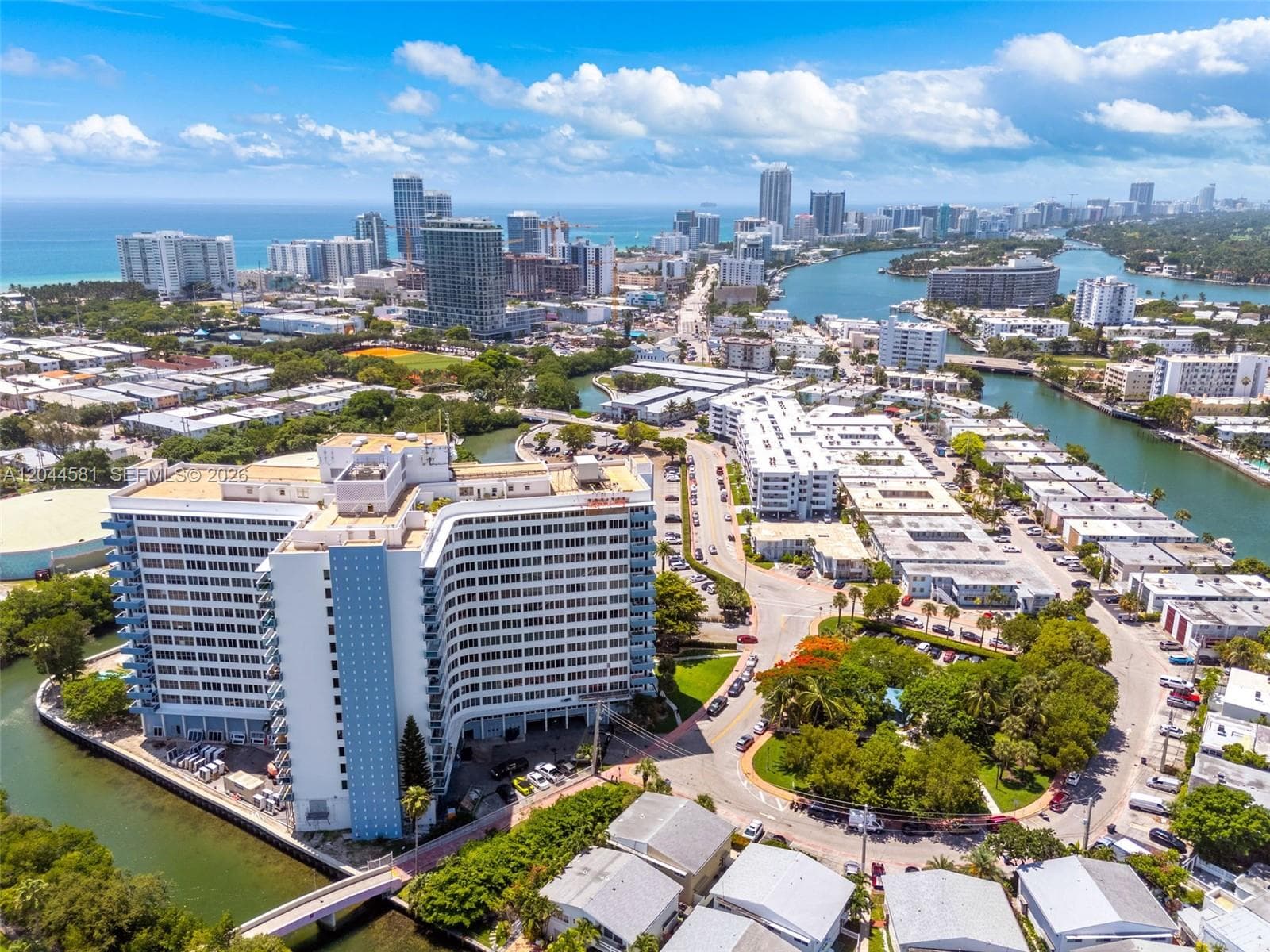 A12044581 — Miami Beach — 32