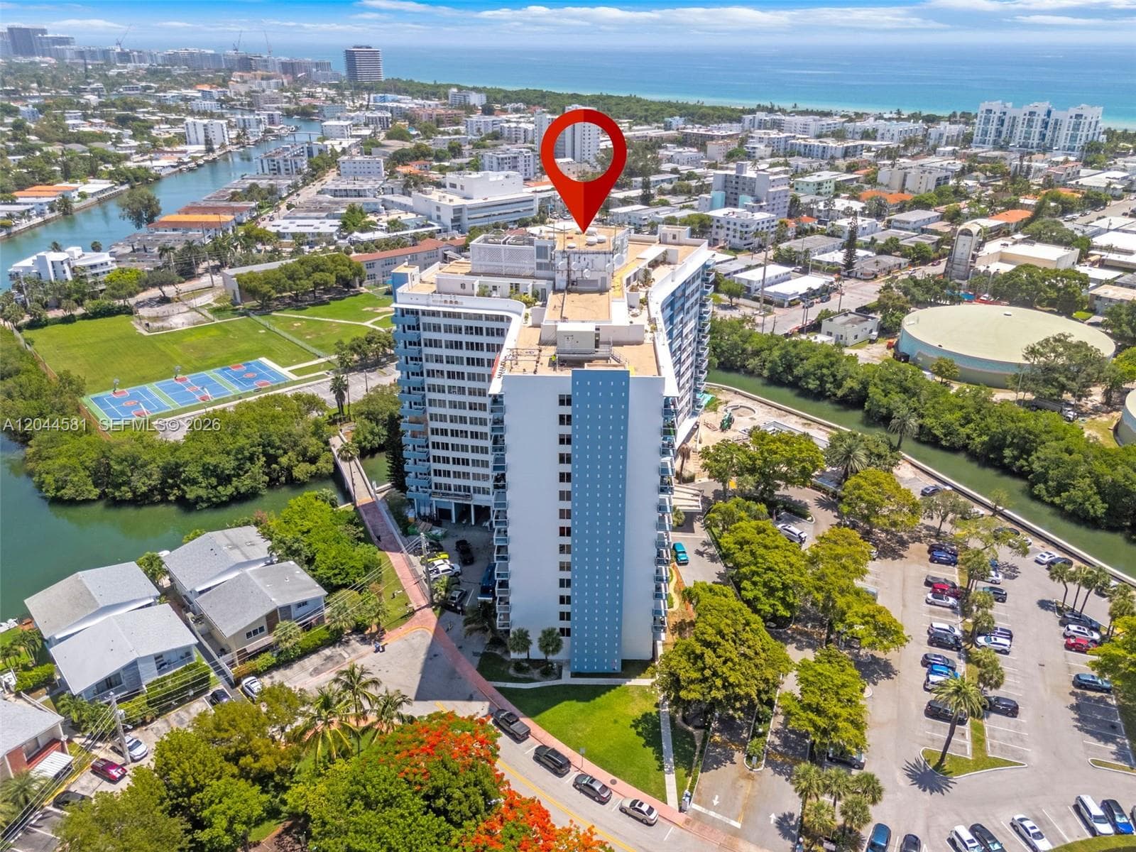 A12044581 — Miami Beach