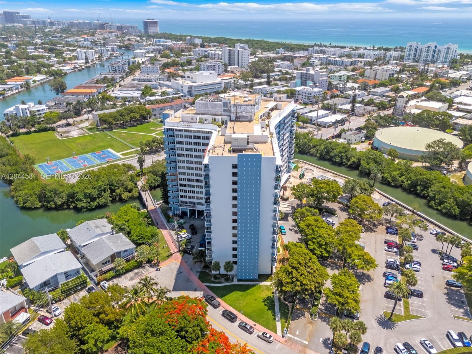 A12044581 — Miami Beach — 24