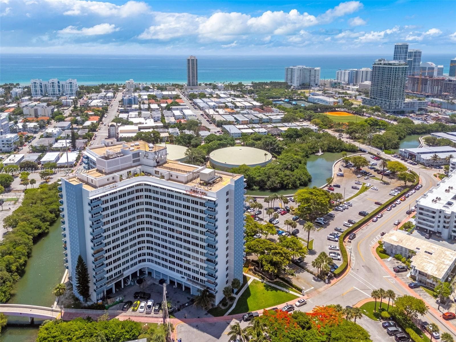 A12044581 — Miami Beach — 30