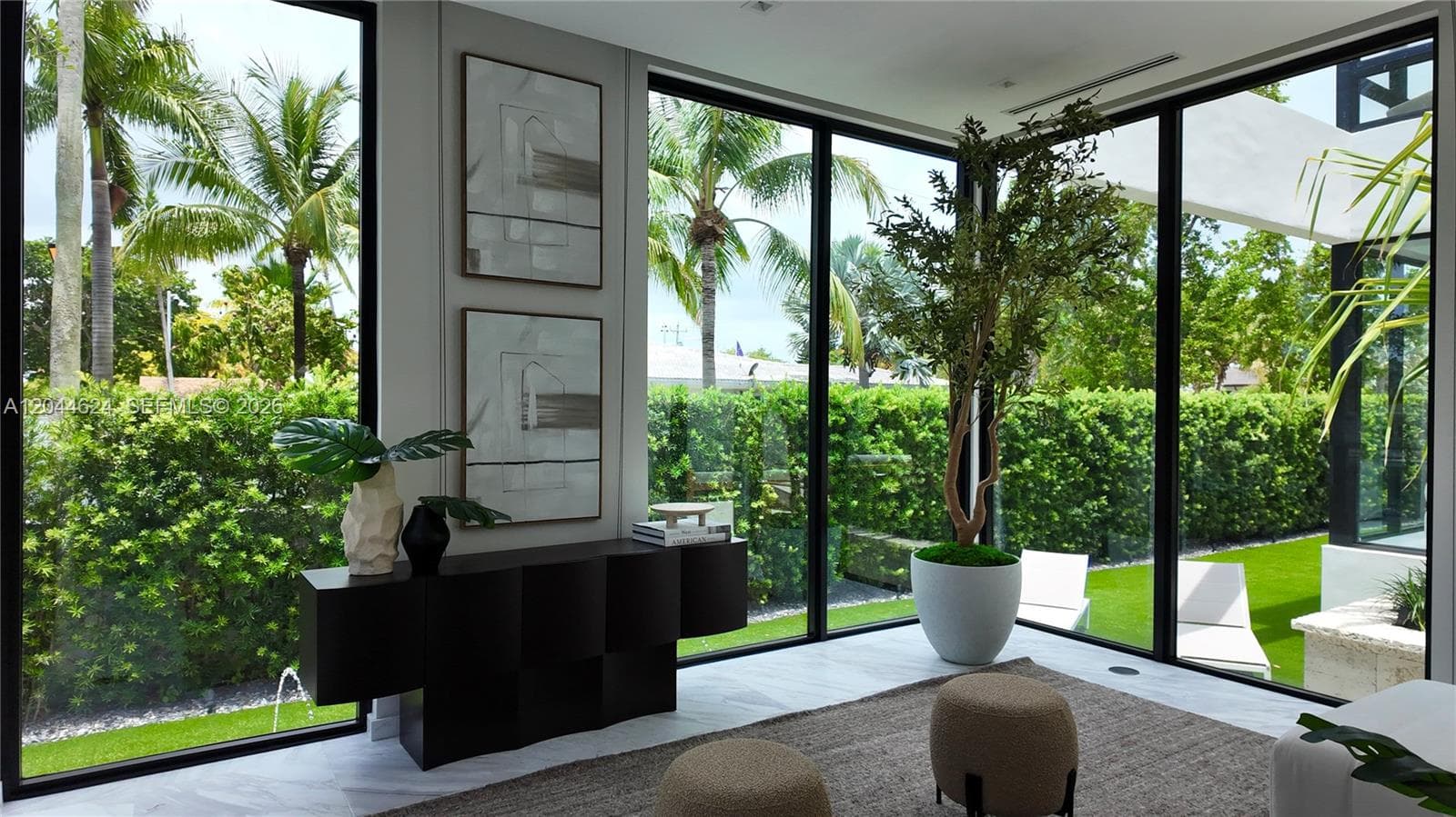 A12044624 — Miami Beach — 15