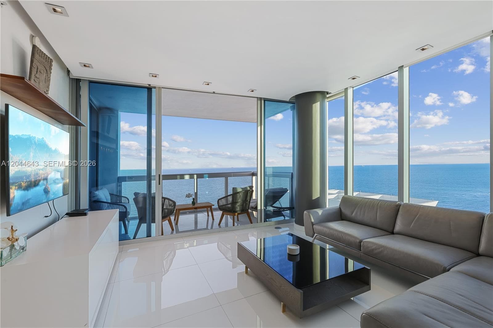 A12044643 — Miami Beach — 17