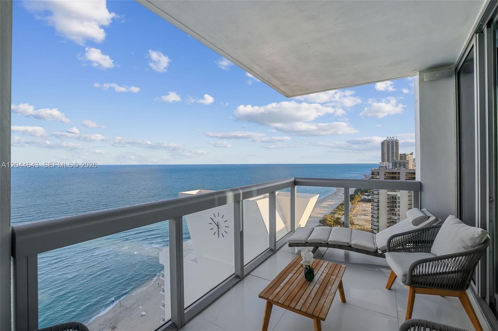 A12044643 — Miami Beach — 20