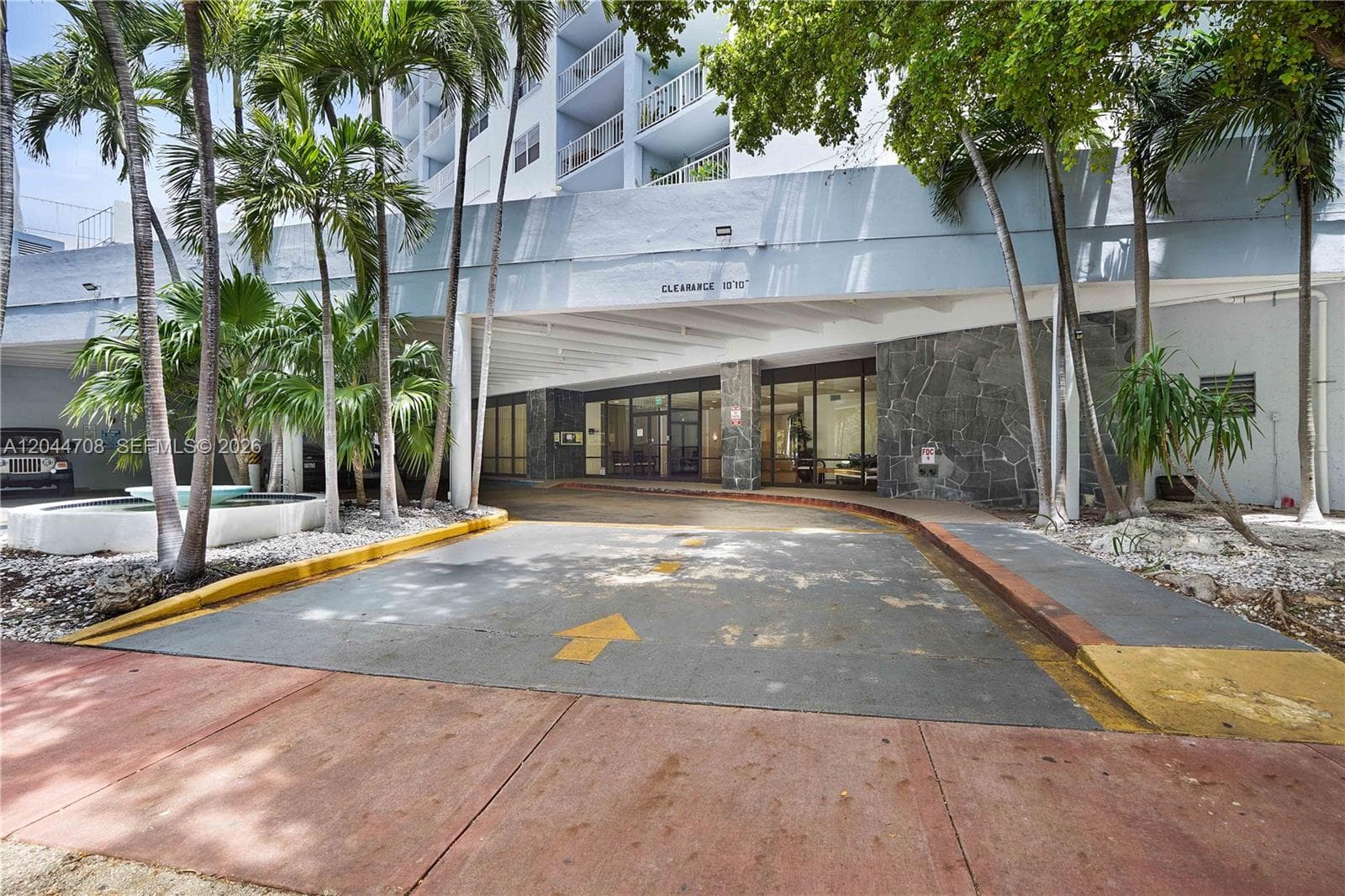 A12044708 — Miami Beach — 34