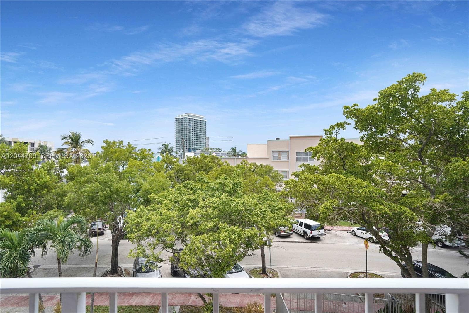 A12044709 — Miami Beach — 23