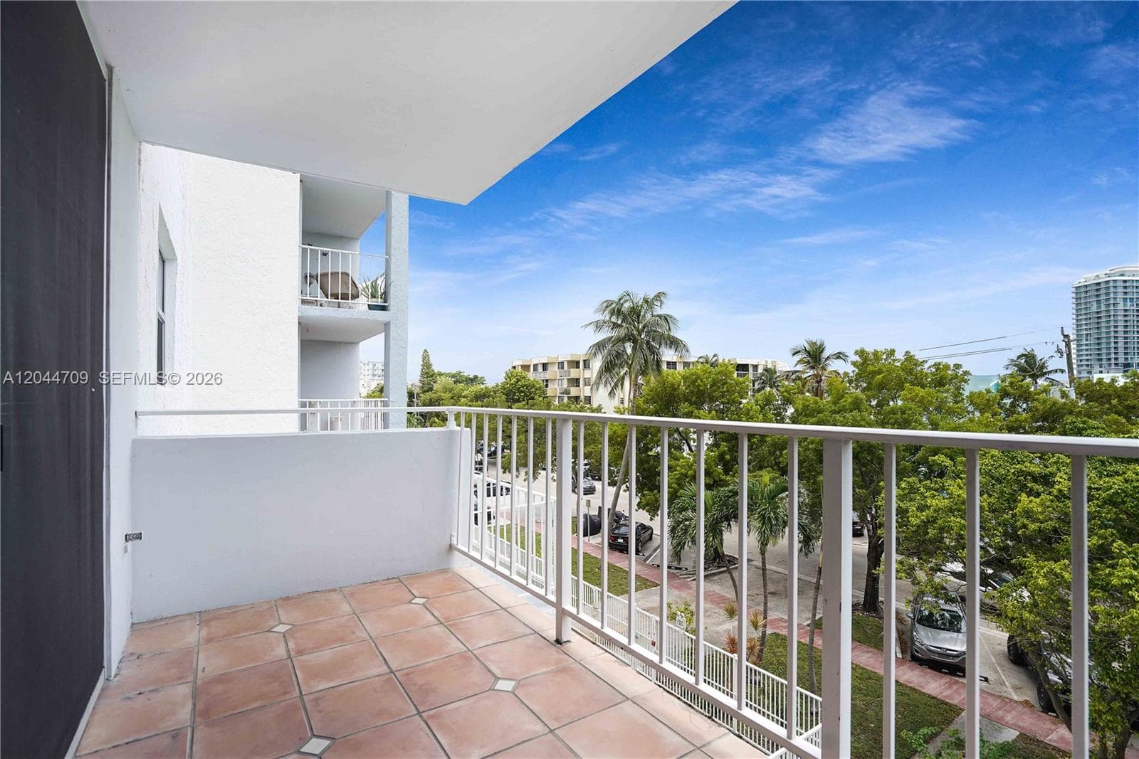A12044709 — Miami Beach — 20
