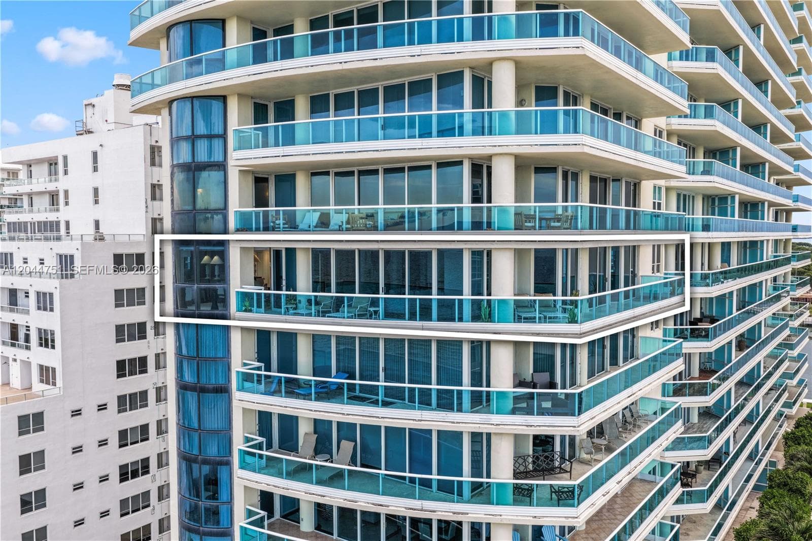 A12044751 — Miami Beach — 52