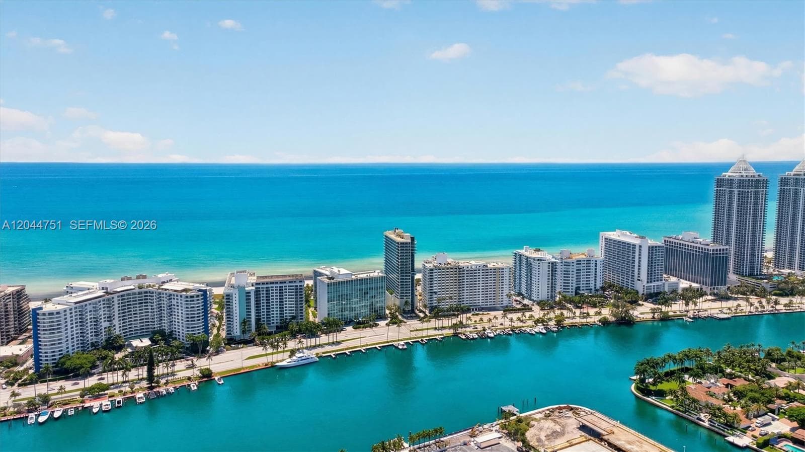 A12044751 — Miami Beach — 43