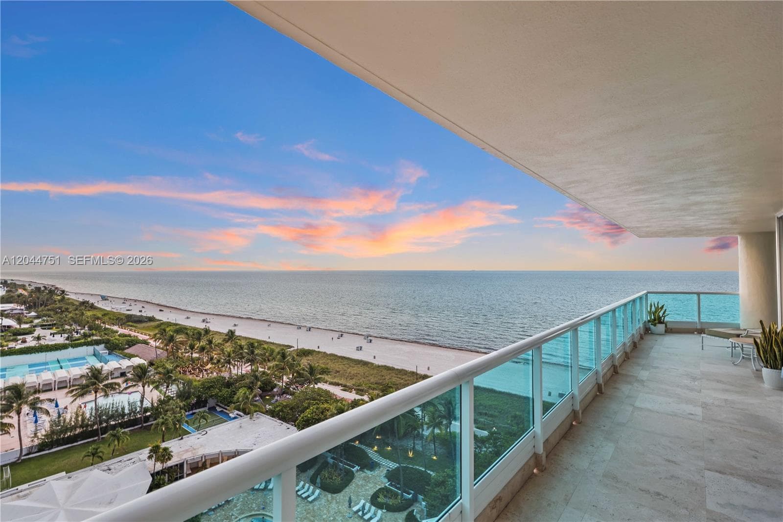 A12044751 — Miami Beach — 65