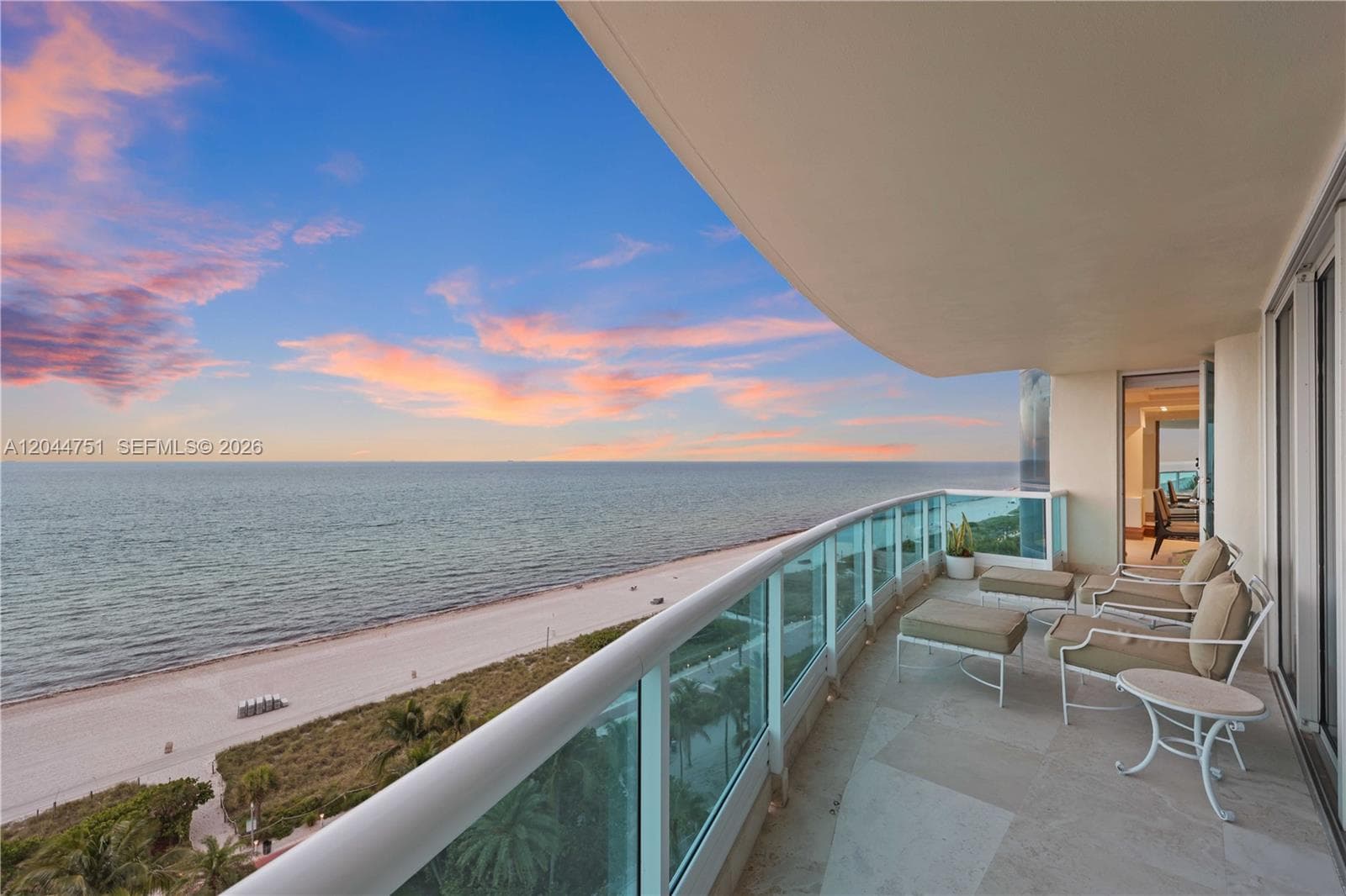 A12044751 — Miami Beach — 59