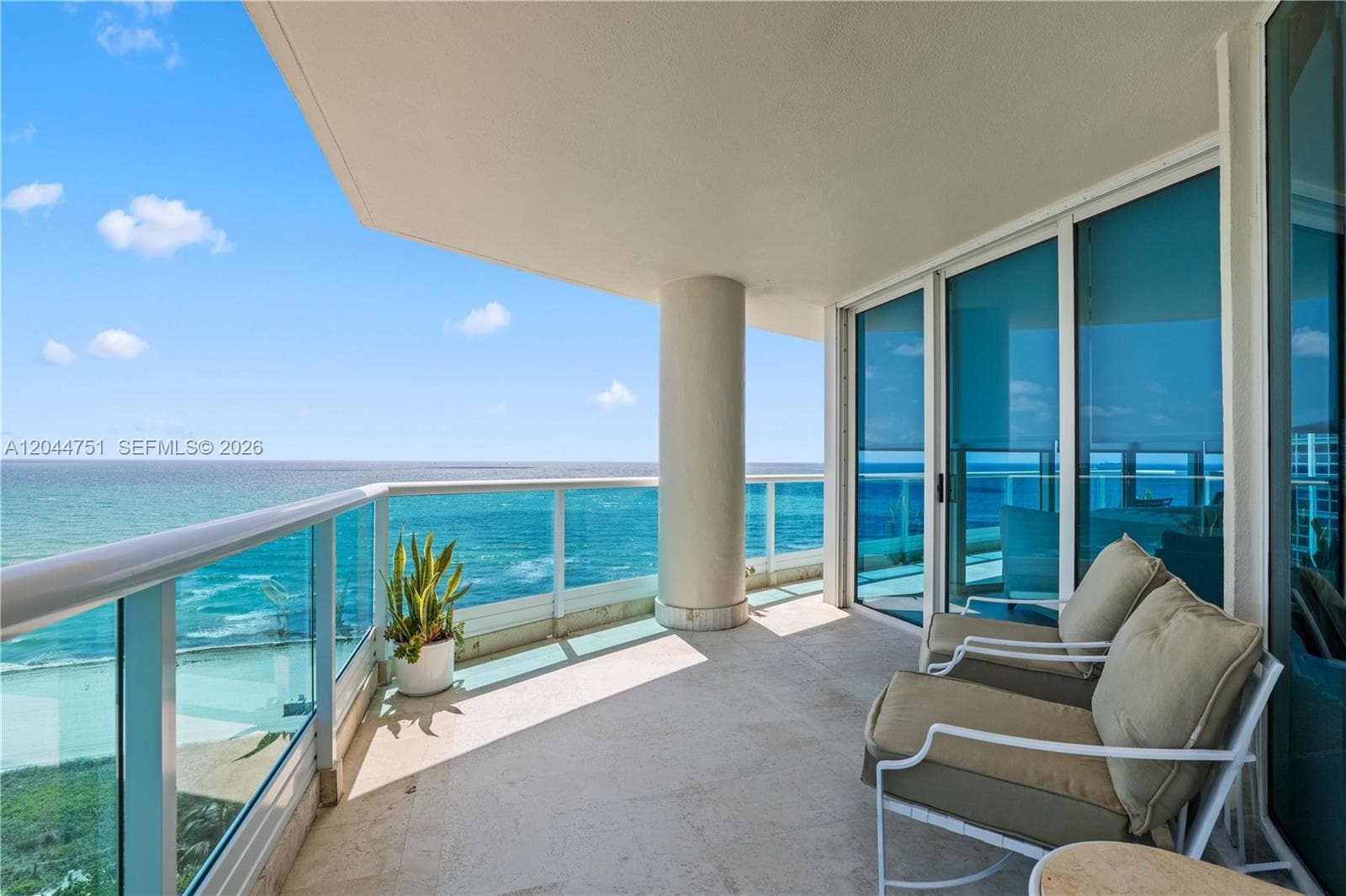 A12044751 — Miami Beach — 25